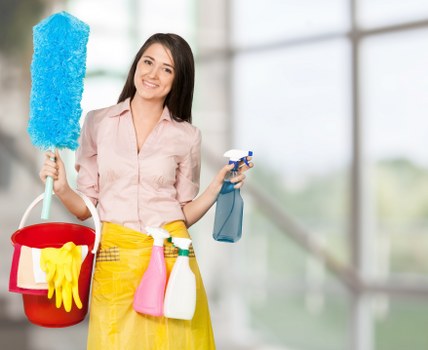 Local cleaning team preparing a Uxbridge home for handover
